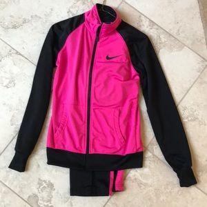 Nike track suit excellent condition size small